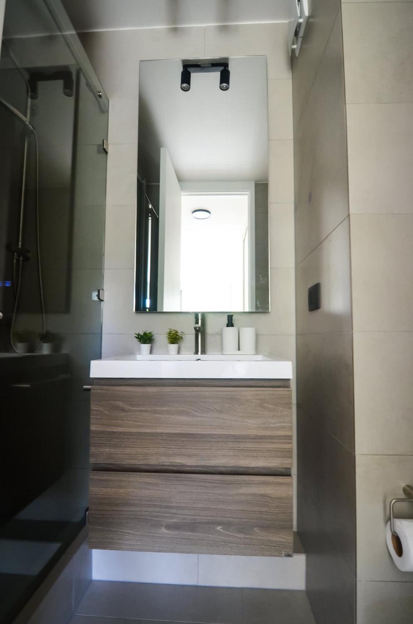 Prime Location Modern 1br Condes *